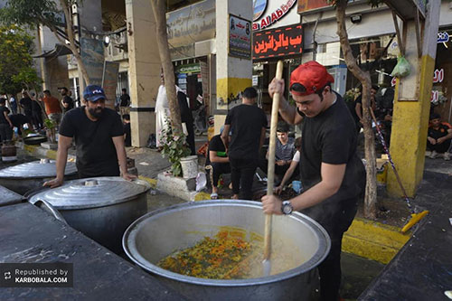 شب‌های پایانی ماه خدا سر سفره افطار در بین‌الحرمین / گزارش تصویری