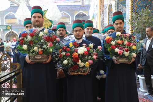 مراسم سنتی شادباش خادمان آستان حضرت ابالفضل (ع) به خادمان آستان حسینی / تصویر