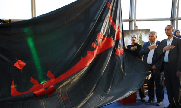 پرچم حرم امام حسین (ع) به رسانه ملی اهدا می‌شود